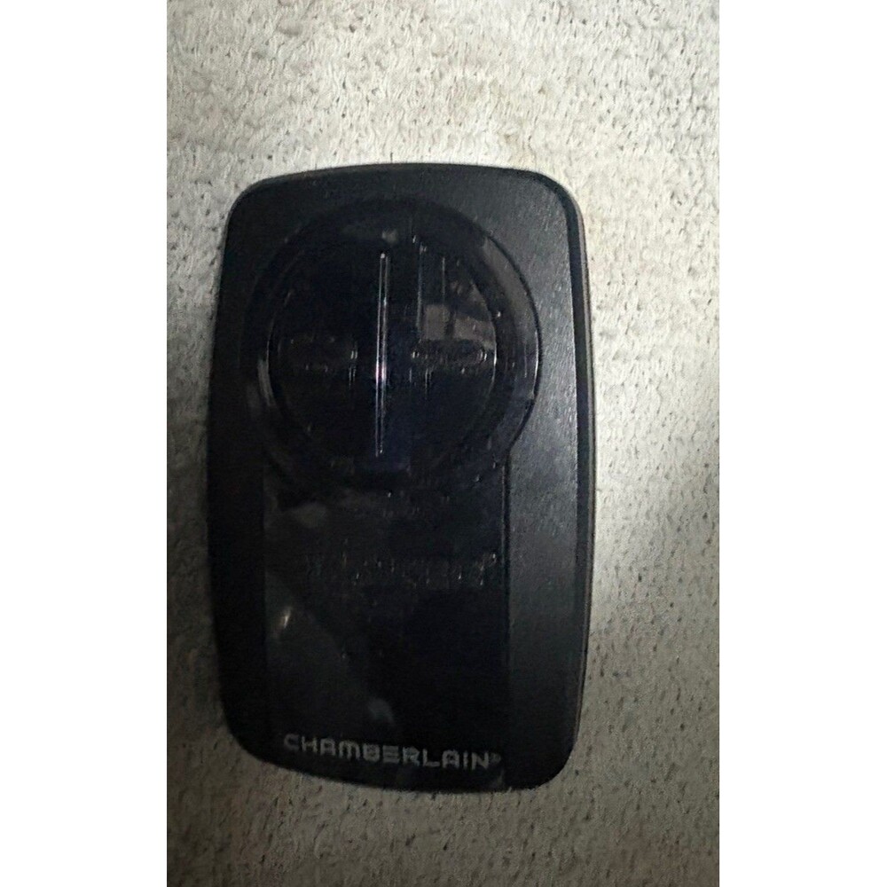 UNIVERSAL by CHAMBERLAIN 2-Button Garage Door Remote KLIK5U